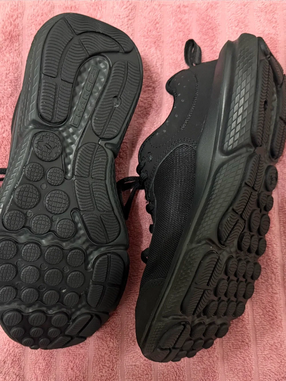 Under Armour all black